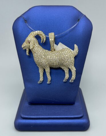 Diamond goat fashion pendant