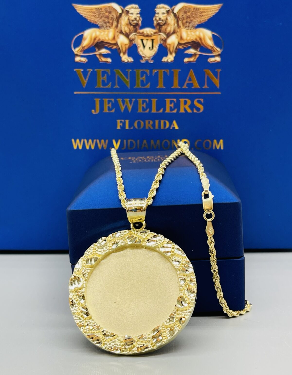 10KT Gold Circle Praying Hand Pendant ComboSet VJ Diamond Sanford Orlando