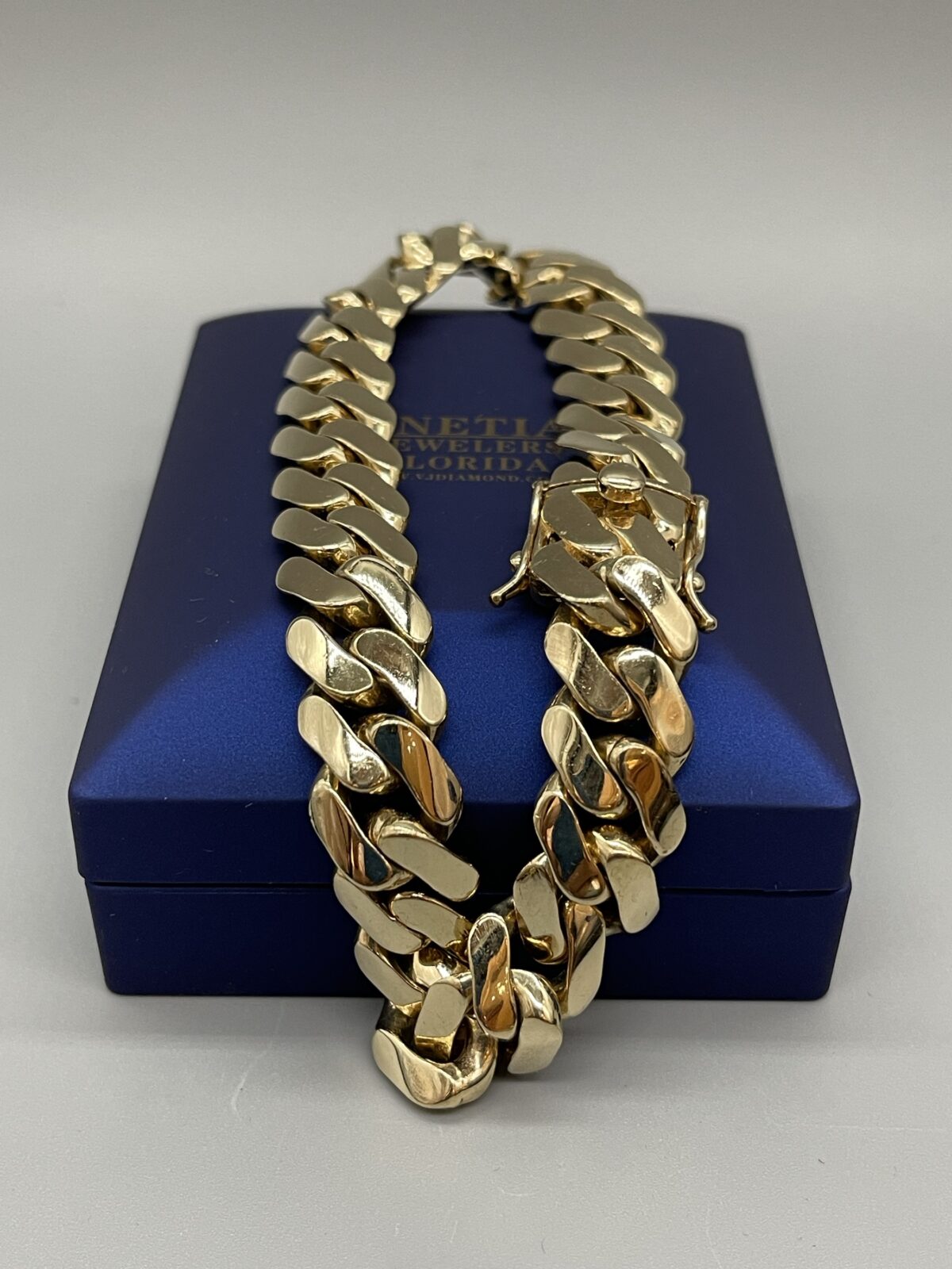 Big Diamond Link Toggle Bracelet in Gold